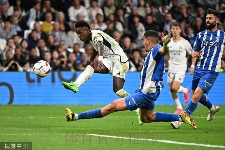 马卡报:拉莫斯维尼修斯巴尔韦德缺席皇马训练 马卡报:拉莫斯维尼修斯巴尔韦德缺席皇马训练